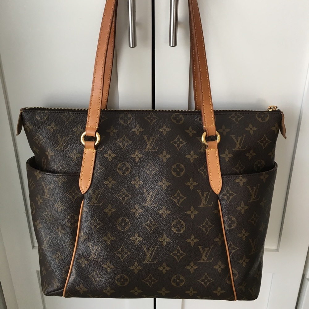 Louis Vuitton Totally MM. 💯 % Authentic